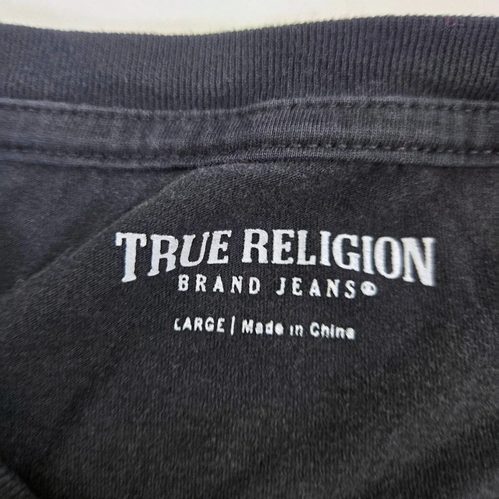 True Religion Mens L T-Shirt Black Red Horseshoe Logo Buddha Guitar Graphic Flaw